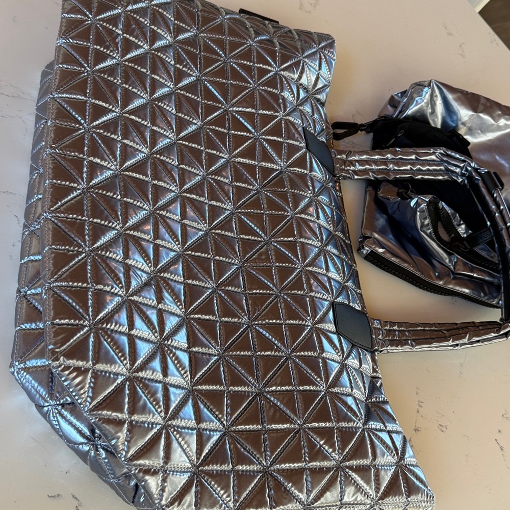 VEE Collective VEE WEEKENDER Quilted Travel Tote Bag in ICY SILVER Color - Picture 14 of 14